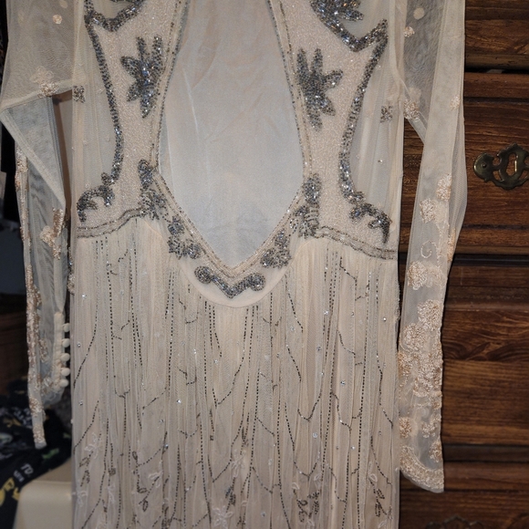 Beautiful hand beaded & lace w/open back dress. - Picture 3 of 17